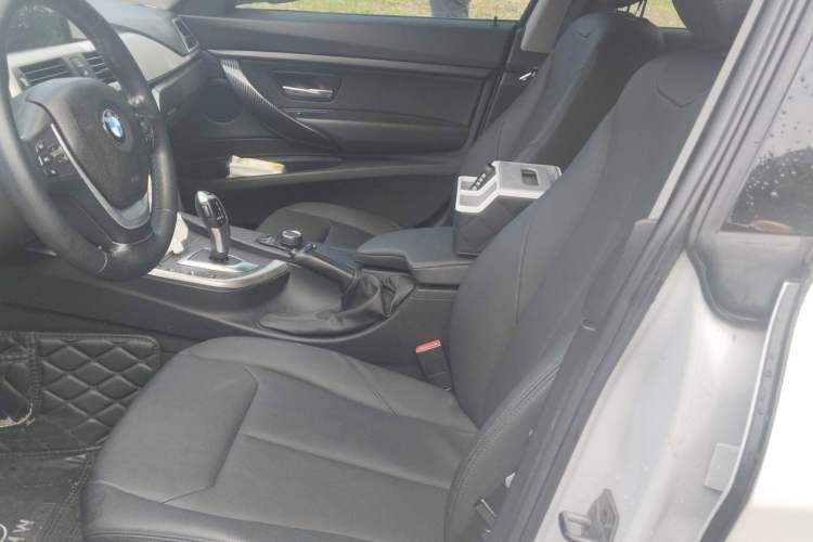 Used BMW 3 Series GT 2016 320i Fashion Model Left Front Seat