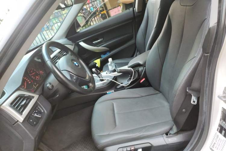 Used BMW 3 Series GT 2016 320i Fashion Model Left Front Seat