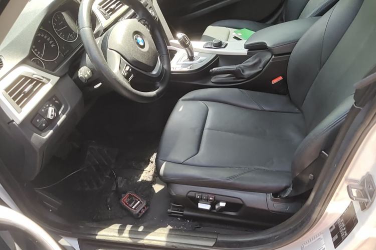 Used BMW 3 Series GT 2016 320i Fashion Model Left Front Seat
