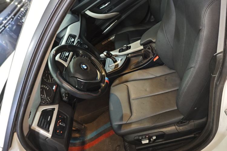Used BMW 3 Series GT 2016 320i Fashion Model Left Front Seat
