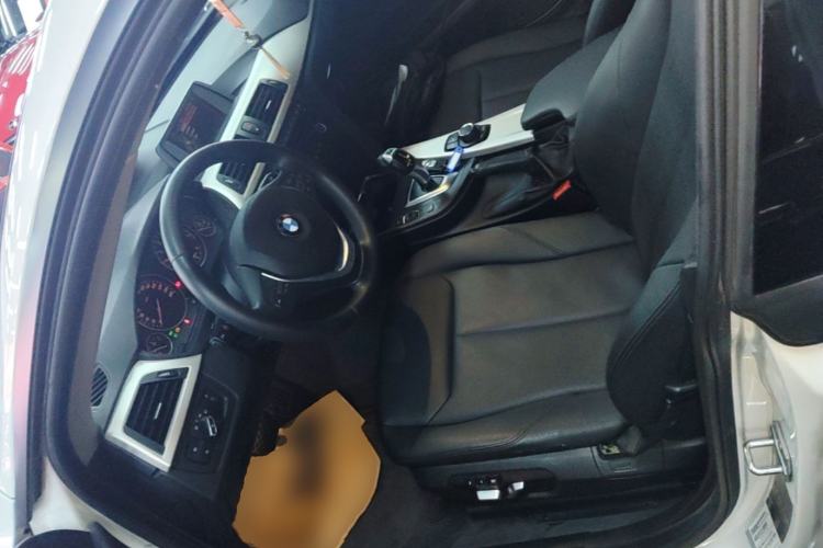 Used BMW 3 Series GT 2016 320i Fashion Model Left Front Seat