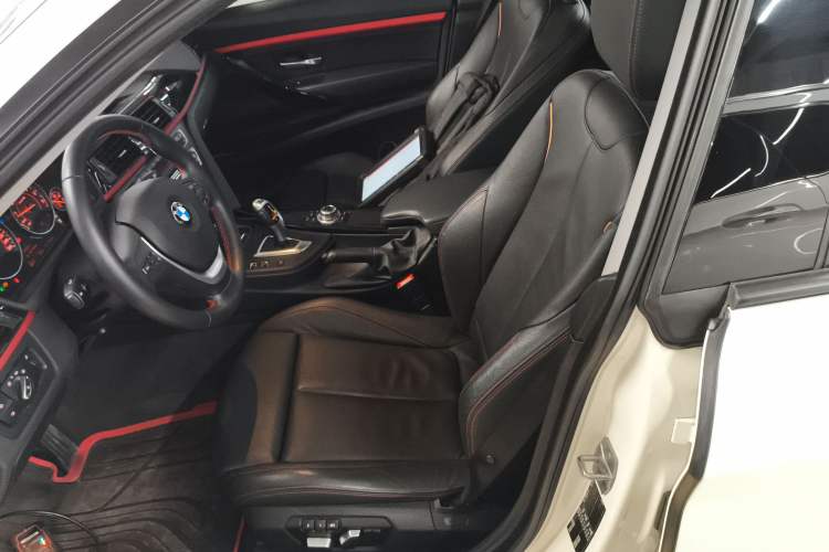 Used BMW 3 Series GT 2016 320i Design Package Edition Left Front Seat