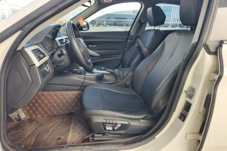 Used BMW 3 Series GT 2016 320i Fashion Model Left Front Seat