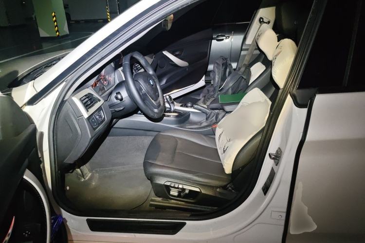 Used BMW 3 Series GT 2016 320i Fashion Model Left Front Seat