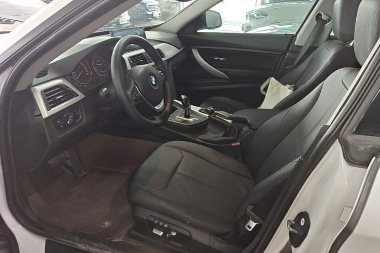Used BMW 3 Series GT 2016 320i Fashion Model Left Front Seat