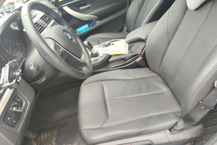 Used BMW 3 Series GT 2016 320i Fashion Model Left Front Seat