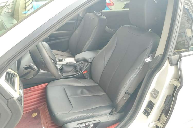 Used BMW 3 Series GT 2016 320i Fashion Model Left Front Seat