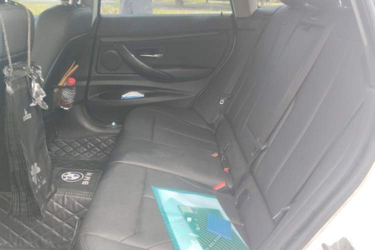 Used BMW 3 Series GT 2016 320i Fashion Model Left Rear Seat