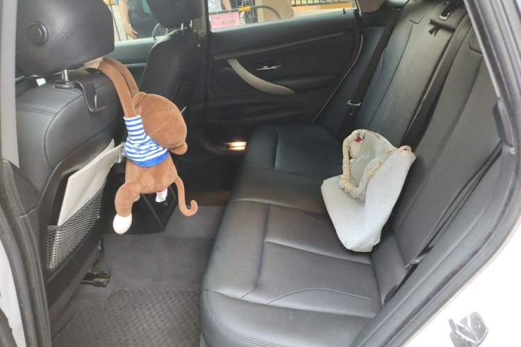 Used BMW 3 Series GT 2016 320i Fashion Model Left Rear Seat