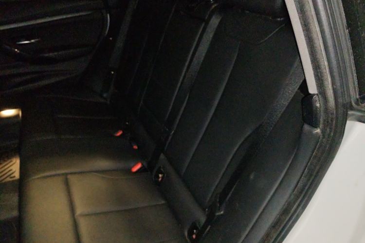 Used BMW 3 Series GT 2016 320i Fashion Model Left Rear Seat