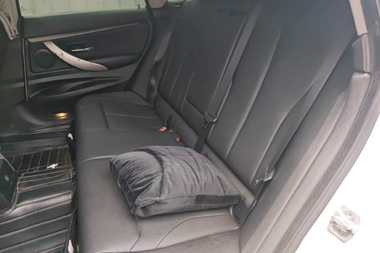 Used BMW 3 Series GT 2016 320i Fashion Model Left Rear Seat