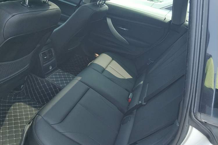 Used BMW 3 Series GT 2016 320i Fashion Model Left Rear Seat