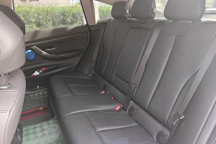 Used BMW 3 Series GT 2016 320i Fashion Model Left Rear Seat