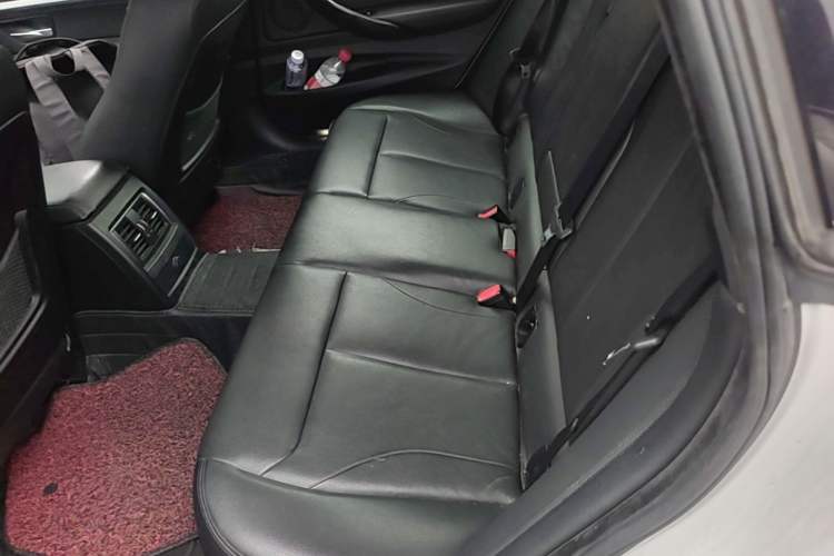 Used BMW 3 Series GT 2016 320i Design Package Edition Left Rear Seat