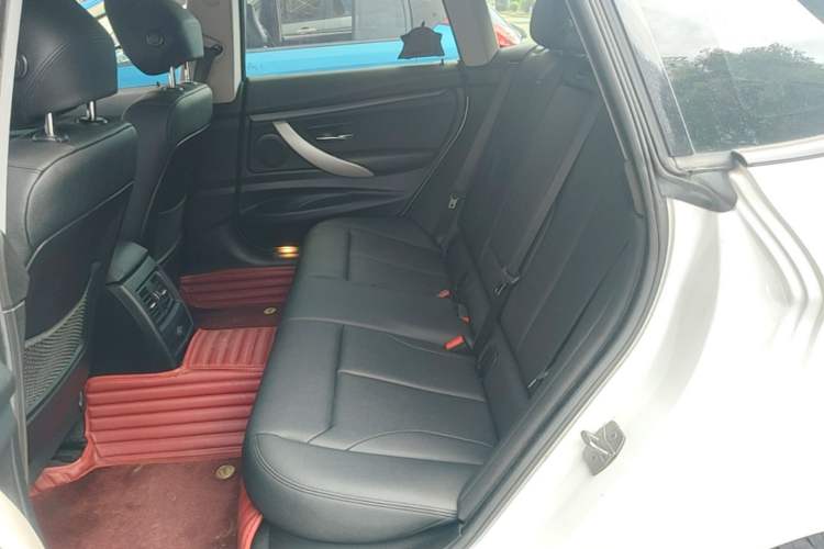 Used BMW 3 Series GT 2016 320i Fashion Model Left Rear Seat