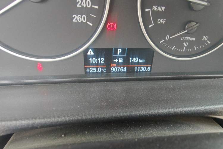 Used BMW 3 Series GT 2016 320i Fashion Model Odometer Close Up