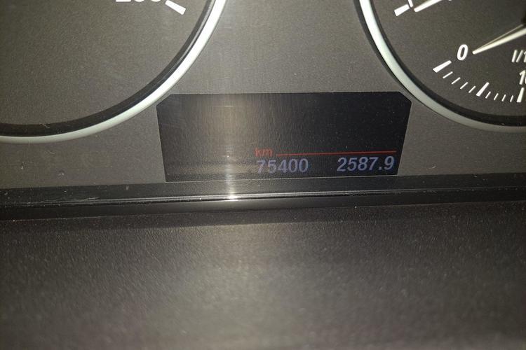 Used BMW 3 Series GT 2016 320i Fashion Model Odometer Close Up