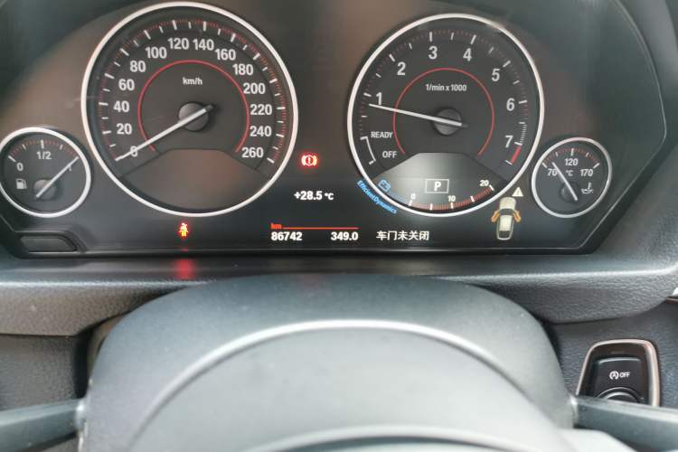 Used BMW 3 Series GT 2016 328i Design Package Model Odometer Close Up