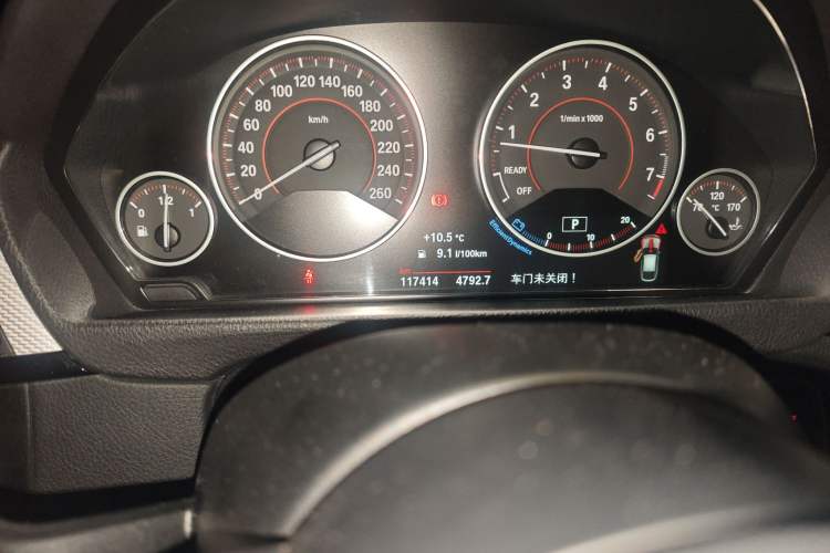 Used BMW 3 Series GT 2016 320i Design Package Edition Odometer Close Up