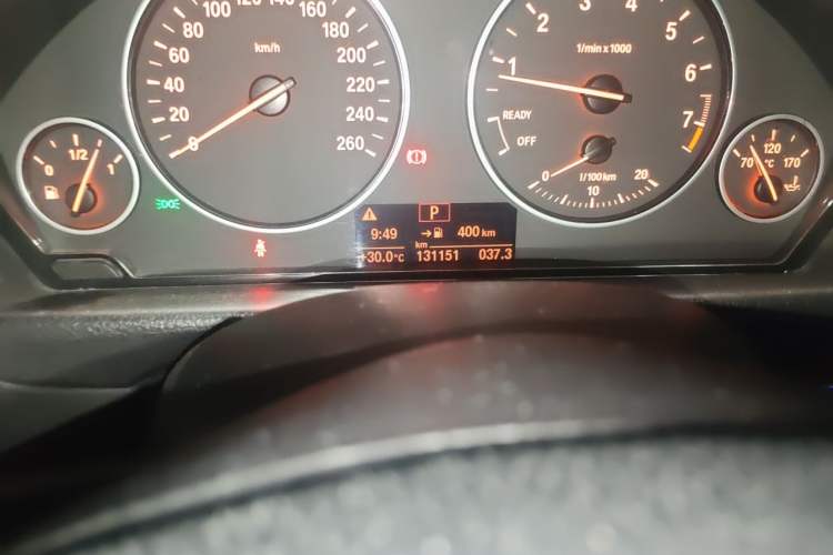 Used BMW 3 Series GT 2016 320i Fashion Model Odometer Close Up