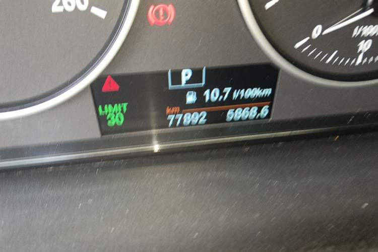 Used BMW 3 Series GT 2016 320i Fashion Model Odometer Close Up