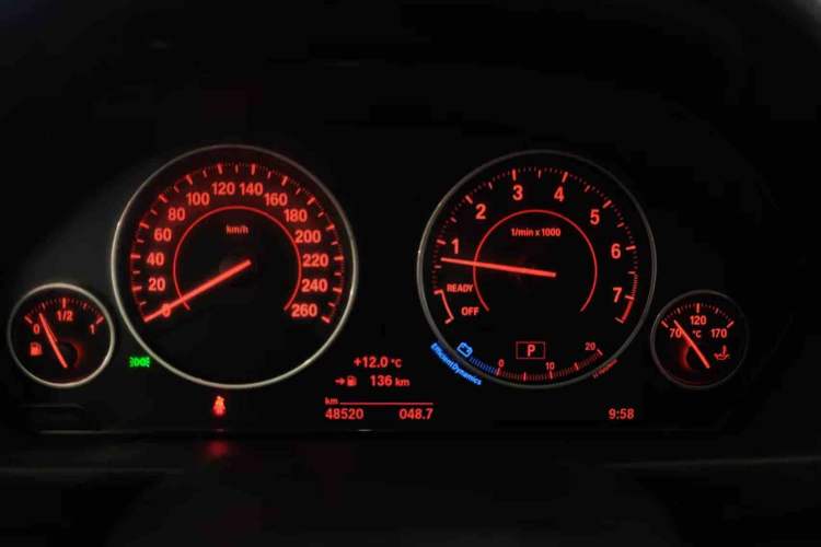 Used BMW 3 Series GT 2016 320i Design Package Edition Odometer Close Up