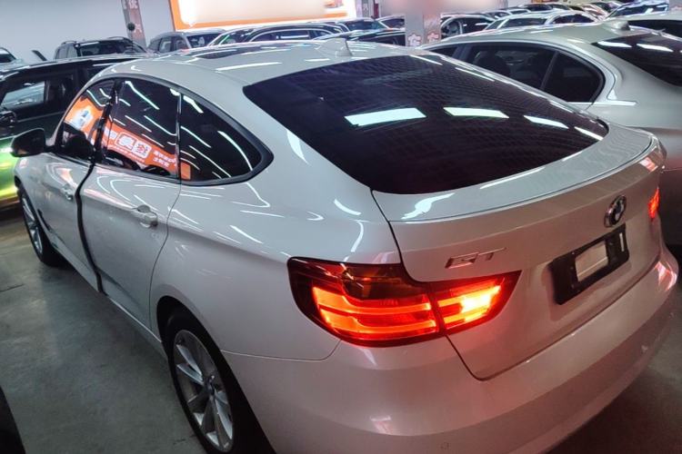 Used BMW 3 Series GT 2016 320i Fashion Model Rear Left 45 Deg