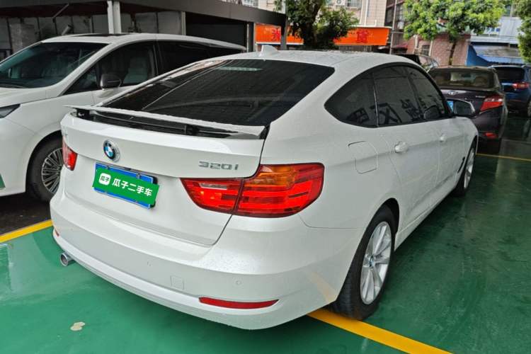 Used BMW 3 Series GT 2016 320i Fashion Model Rear Right 45 Deg