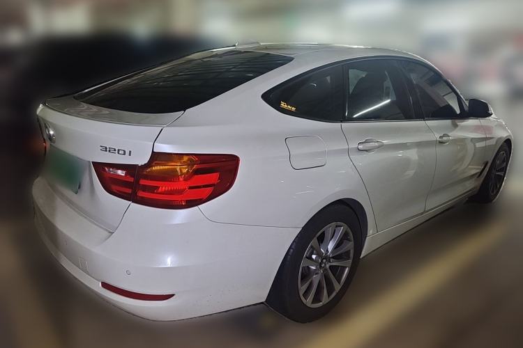 Used BMW 3 Series GT 2016 320i Fashion Model Rear Right 45 Deg