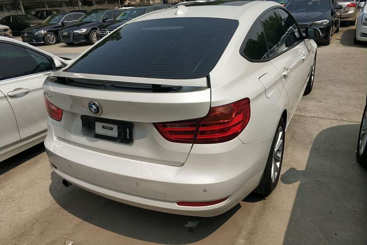 Used BMW 3 Series GT 2016 320i Fashion Model Rear Right 45 Deg