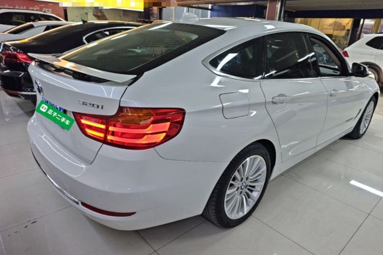 Used BMW 3 Series GT 2016 320i Design Package Edition Rear Right 45 Deg