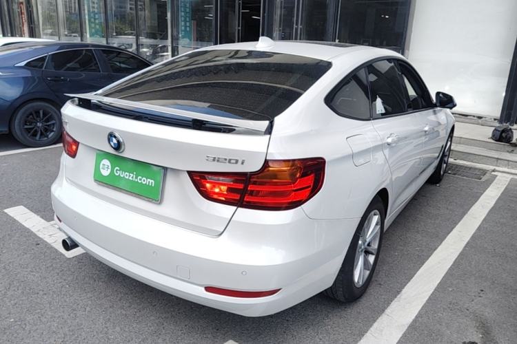 Used BMW 3 Series GT 2016 320i Fashion Model Rear Right 45 Deg