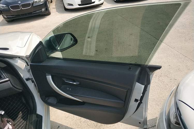Used BMW 3 Series GT 2016 320i Fashion Model Right Front Door Interior