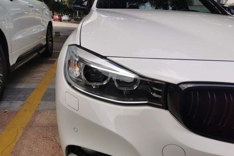 Used BMW 3 Series GT 2016 328i Design Package Model Right Front Headlight