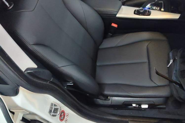 Used BMW 3 Series GT 2016 320i Fashion Model Right Front Seat
