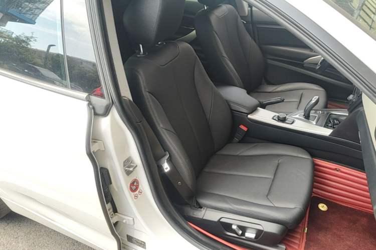 Used BMW 3 Series GT 2016 320i Fashion Model Right Front Seat