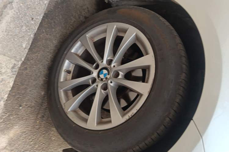 Used BMW 3 Series GT 2016 320i Fashion Model Right Front Wheel Hub