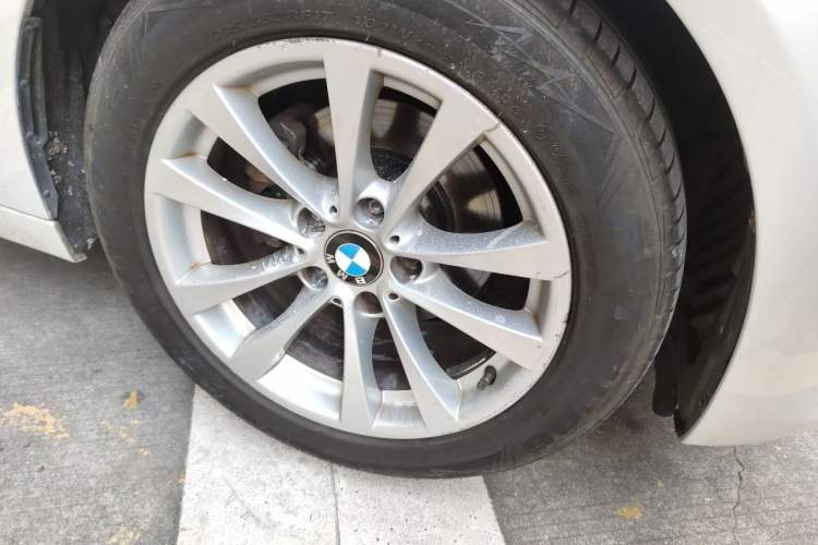 Used BMW 3 Series GT 2016 320i Fashion Model Right Front Wheel Hub