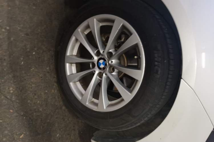 Used BMW 3 Series GT 2016 320i Fashion Model Right Front Wheel Hub