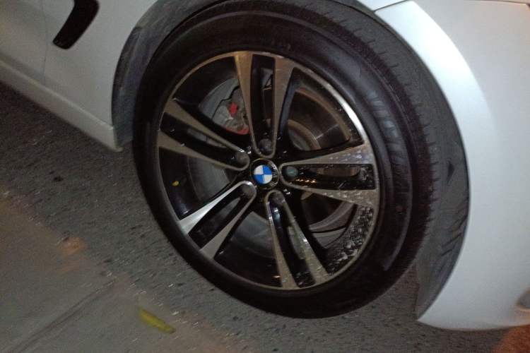 Used BMW 3 Series GT 2016 328i Design Package Model Right Front Wheel Hub