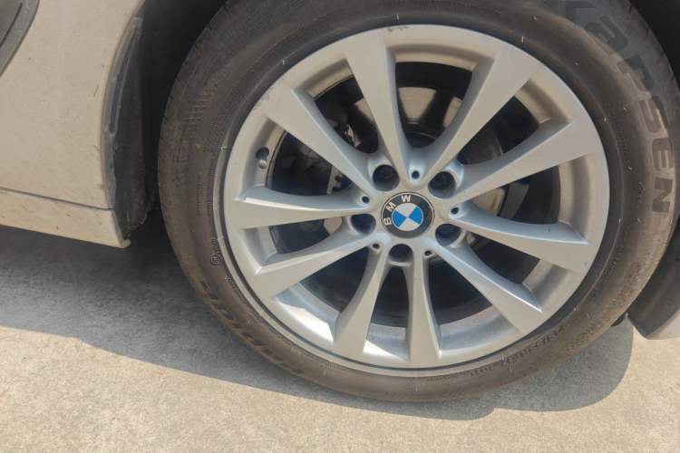 Used BMW 3 Series GT 2016 320i Fashion Model Right Front Wheel Hub