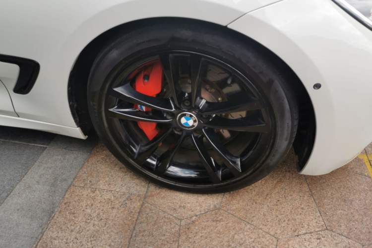 Used BMW 3 Series GT 2016 328i Design Package Model Right Front Wheel Hub