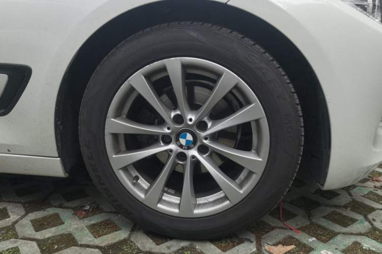 Used BMW 3 Series GT 2016 320i Fashion Model Right Front Wheel Hub