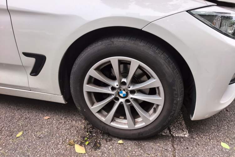 Used BMW 3 Series GT 2016 320i Fashion Model Right Front Wheel Hub