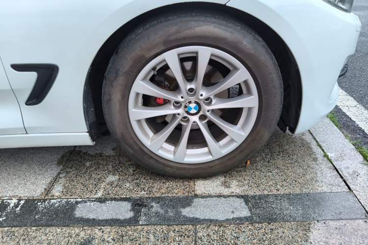 Used BMW 3 Series GT 2016 320i Fashion Model Right Front Wheel Hub