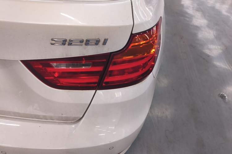 Used BMW 3 Series GT 2016 328i Design Package Model Right Rear Taillight