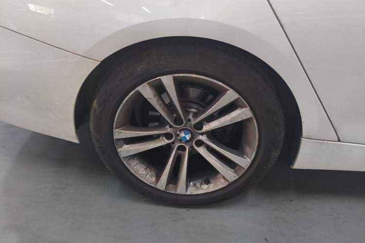 Used BMW 3 Series GT 2016 328i Design Package Model Right Rear Wheel Hub