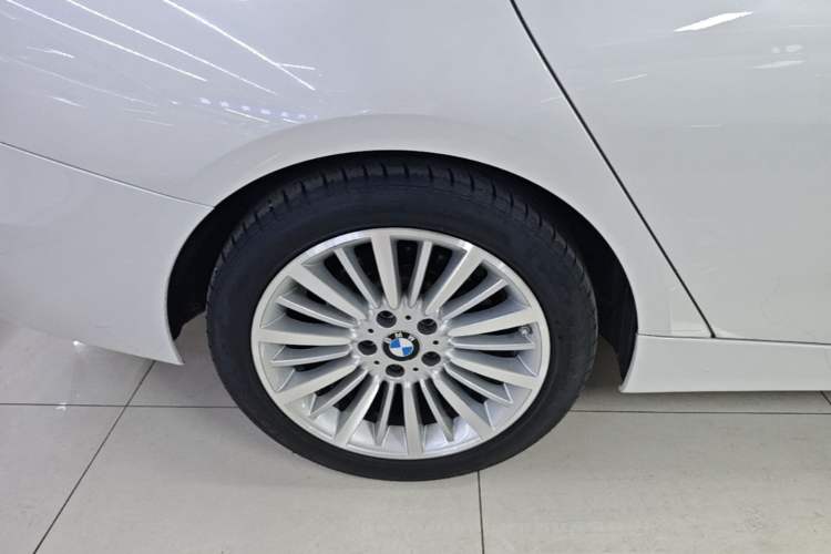 Used BMW 3 Series GT 2016 320i Design Package Edition Right Rear Wheel Hub