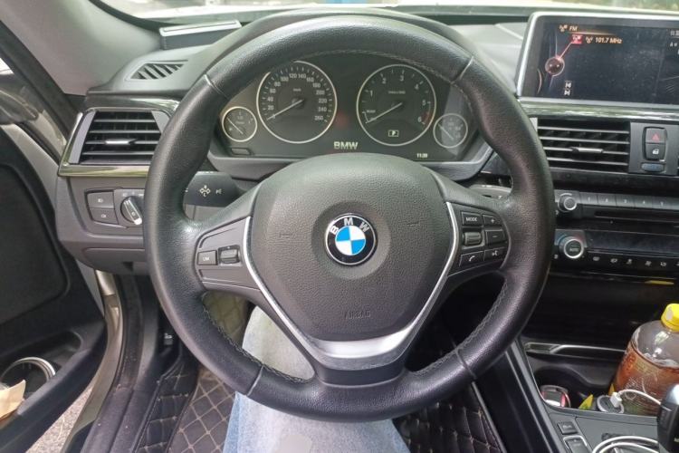 Used BMW 3 Series GT 2016 320i Fashion Model Steering Wheel