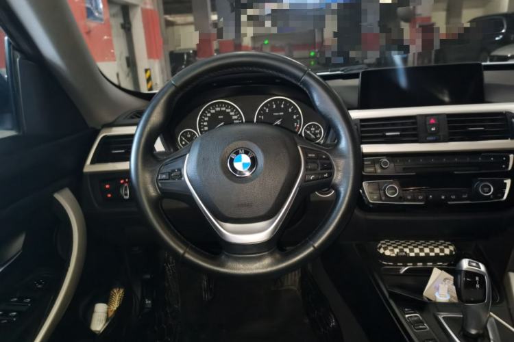 Used BMW 3 Series GT 2016 320i Fashion Model Steering Wheel